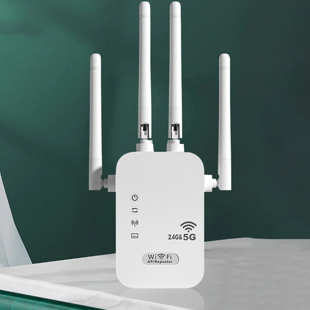 White dual-band WiFi repeater with four external antennas and 2.4G & 5G status indicators on a dark green background.