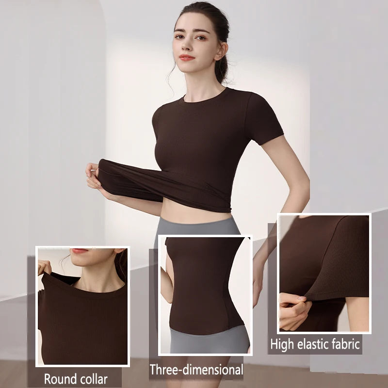Women's slim-fit, dark brown round-neck t-shirt in highly elastic, ribbed fabric for a flexible, flattering silhouette.