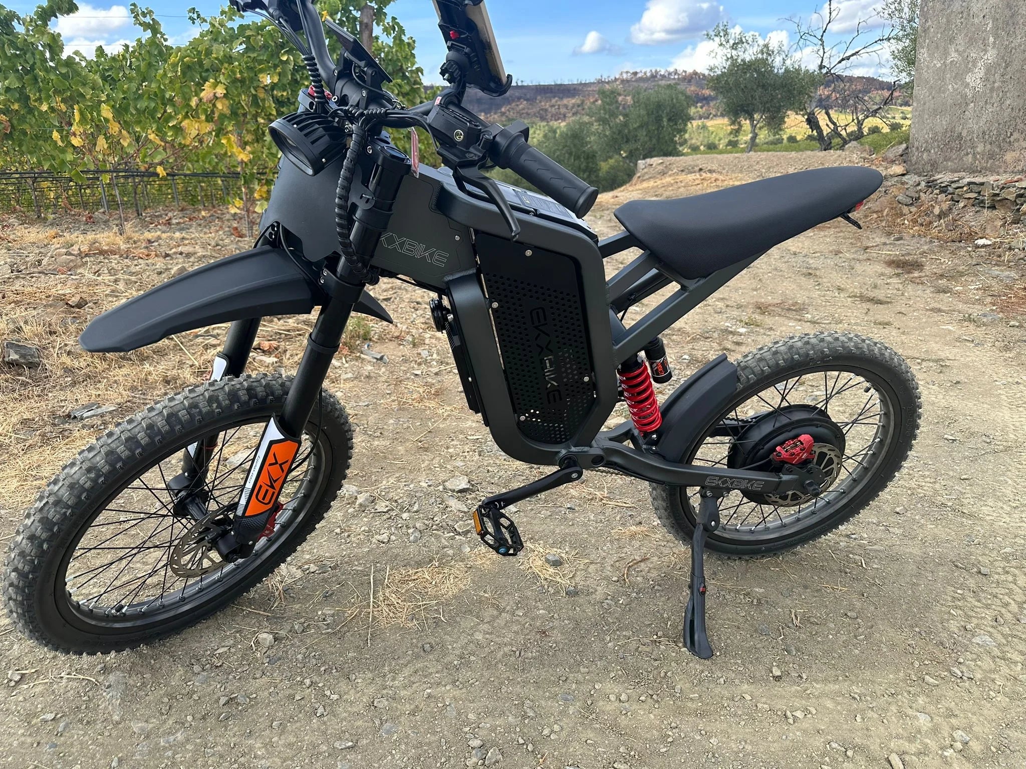 EKX X21 3000W Brushless Gearless Motor, 60V 30Ah Battery, 85km/h